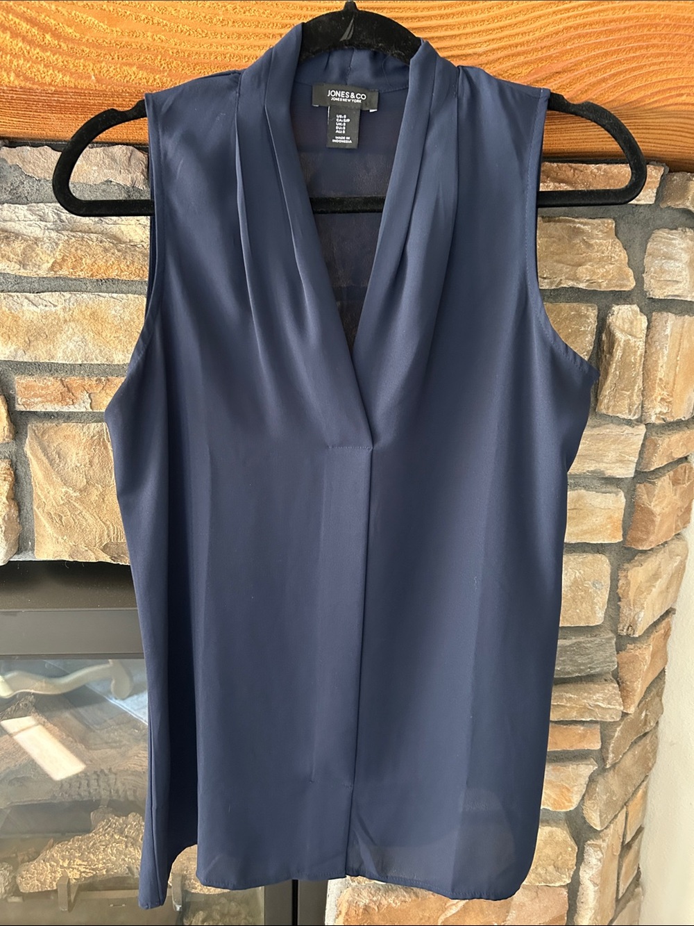 Jones New York Navy V-Neck Sleeveless Top
